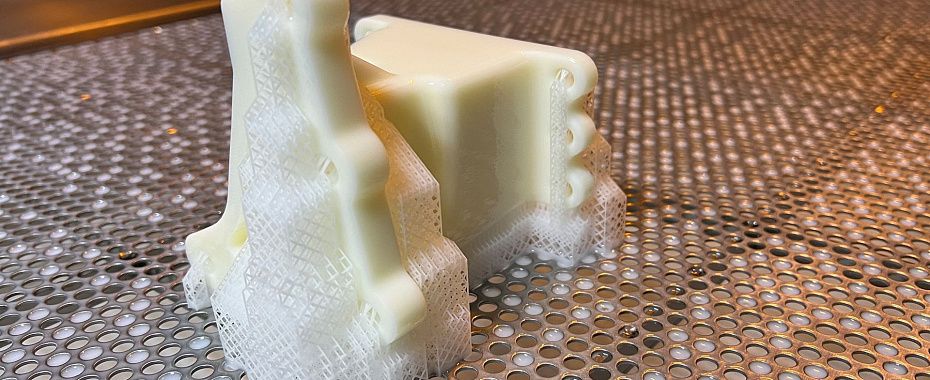 bracket-sla-printing-case