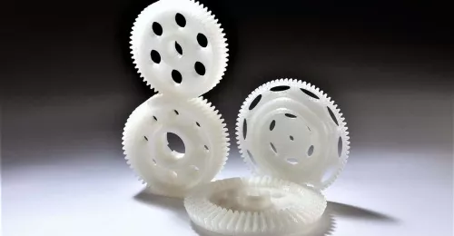 3D печать нейлоном: от сложных технических деталей до дизайна одежды